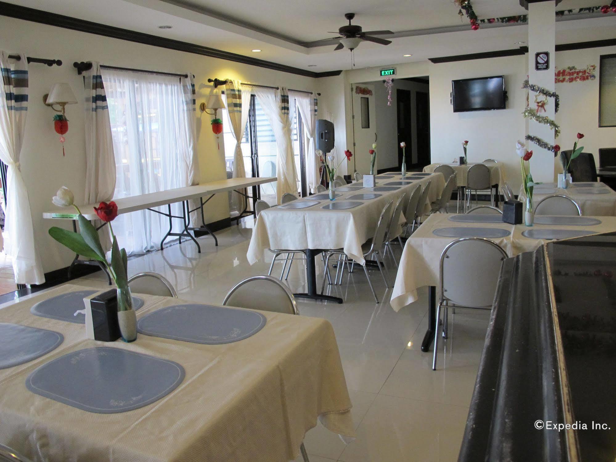 Bluefins Resort Lapu-Lapu City Exteriör bild