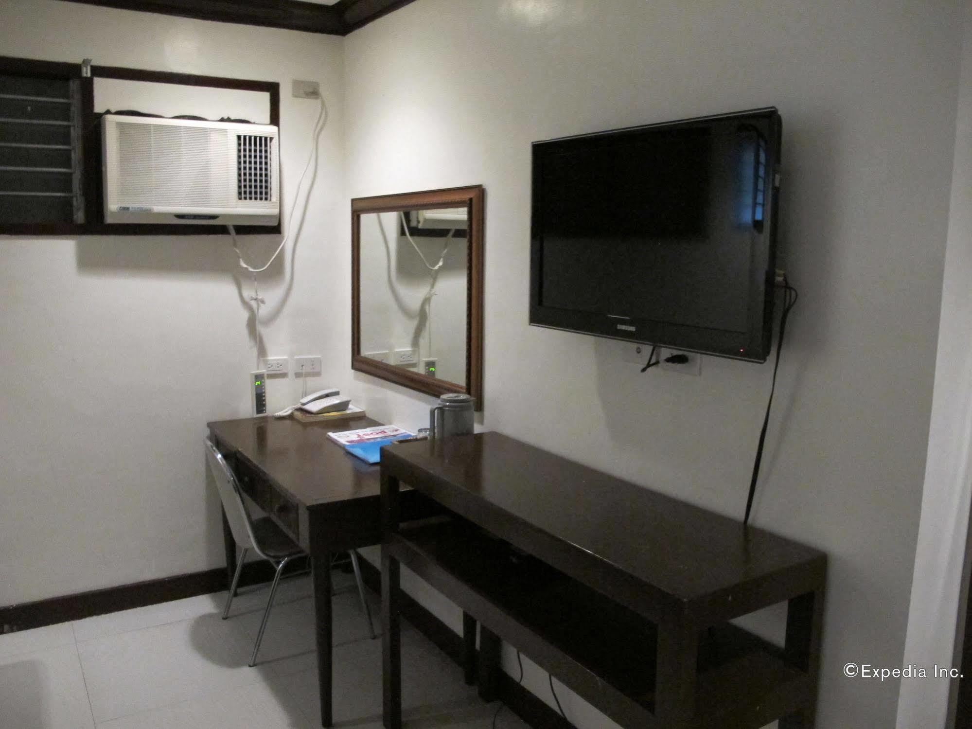 Bluefins Resort Lapu-Lapu City Exteriör bild