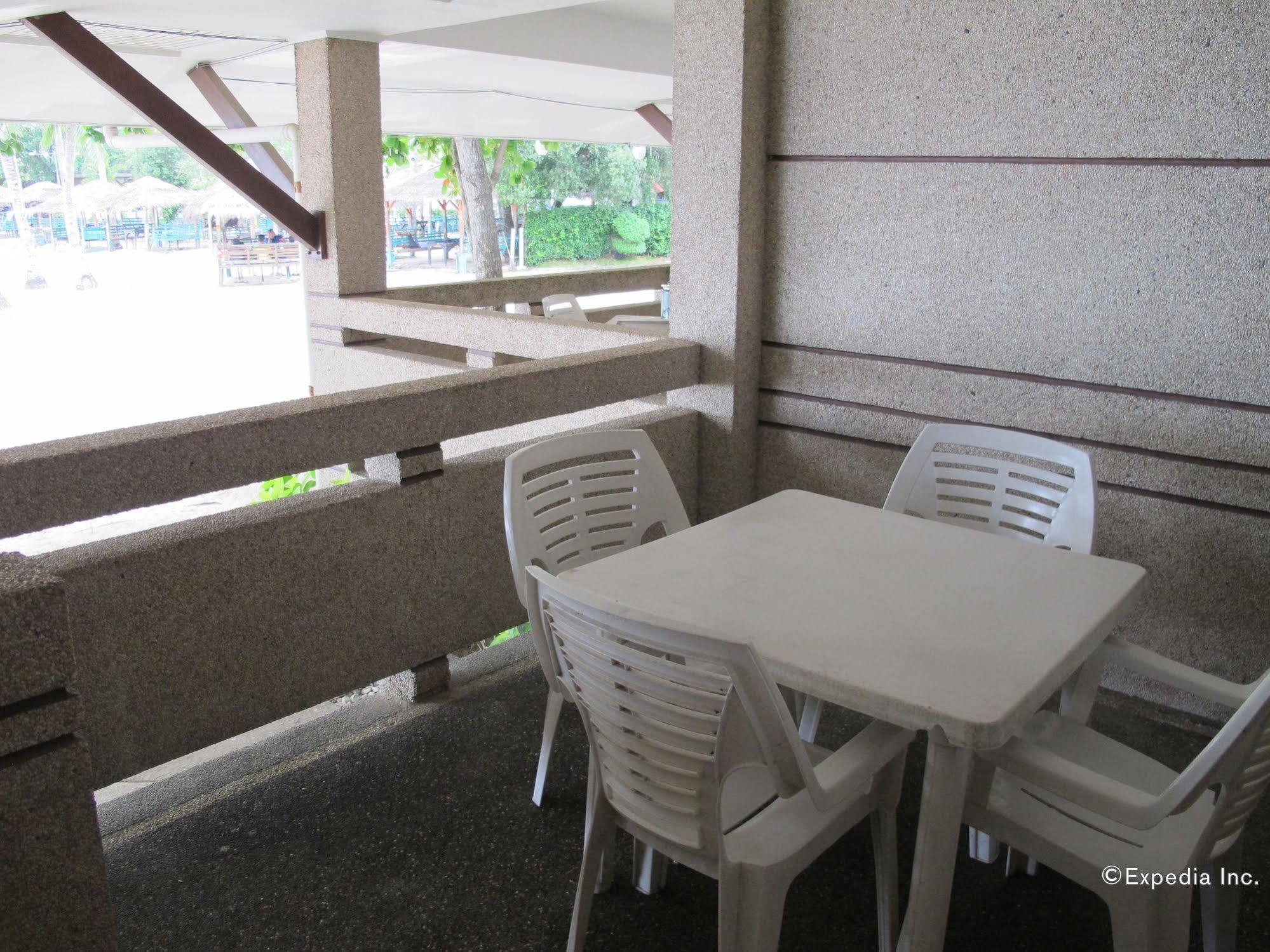 Bluefins Resort Lapu-Lapu City Exteriör bild