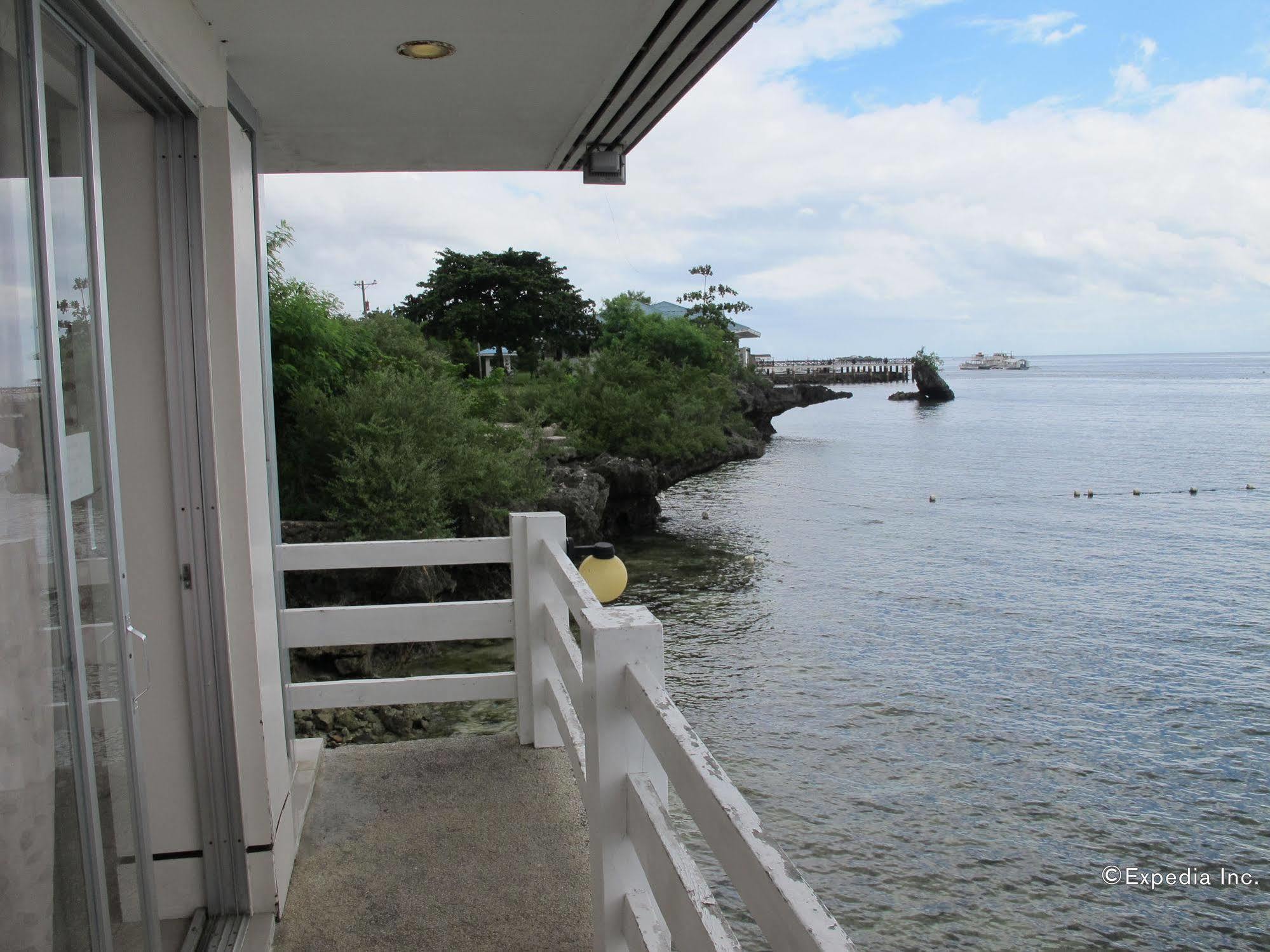 Bluefins Resort Lapu-Lapu City Exteriör bild
