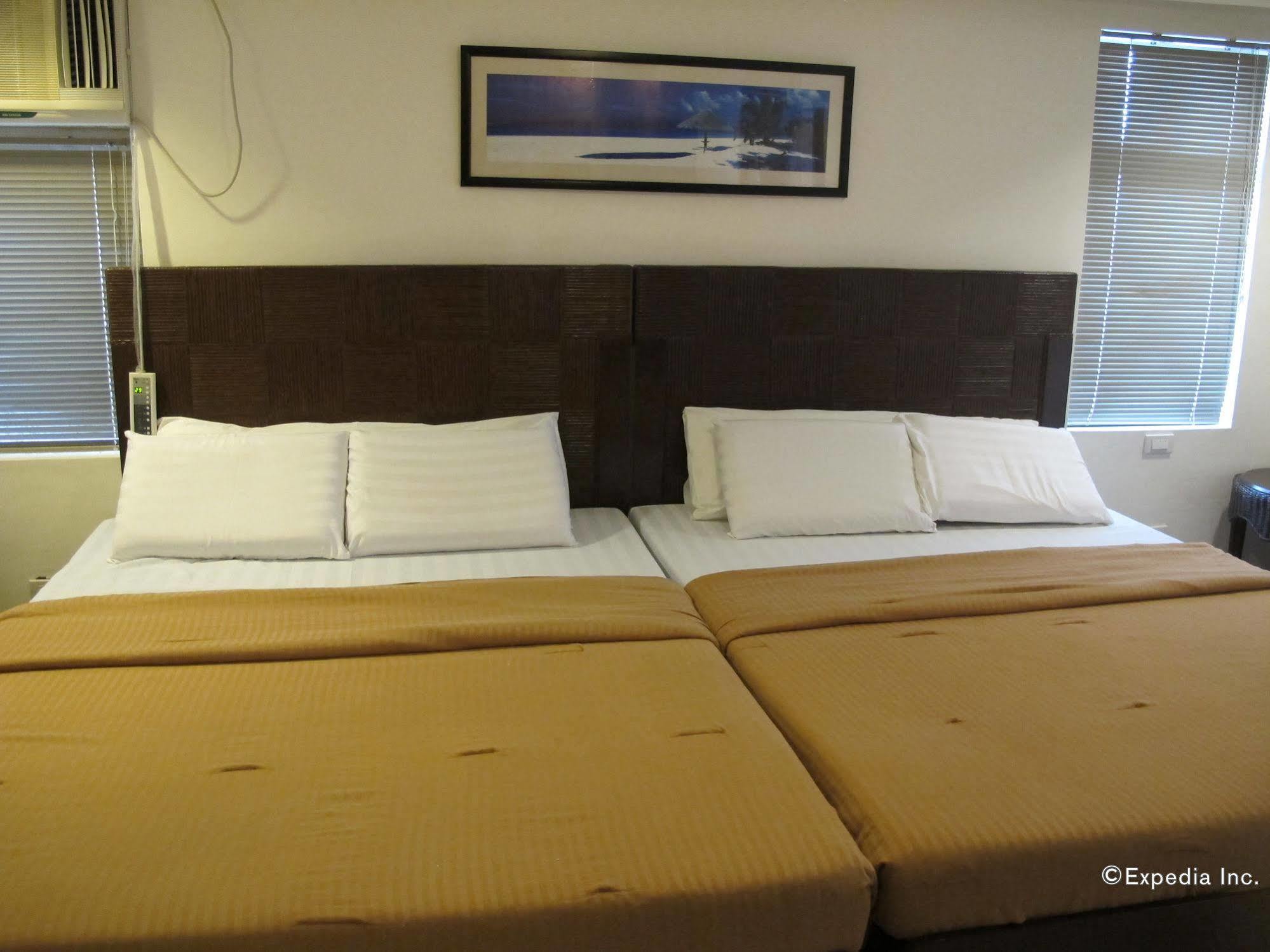 Bluefins Resort Lapu-Lapu City Exteriör bild