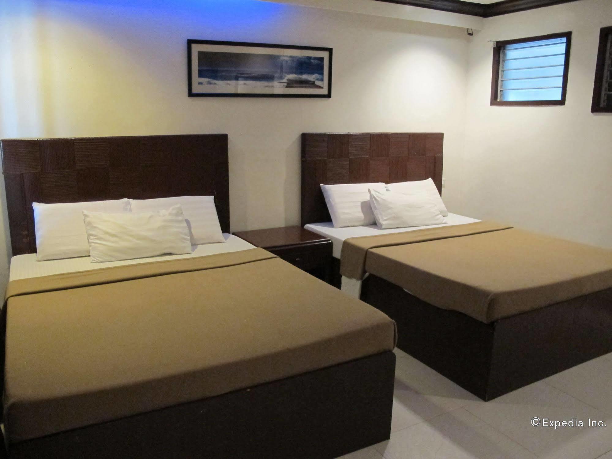 Bluefins Resort Lapu-Lapu City Exteriör bild