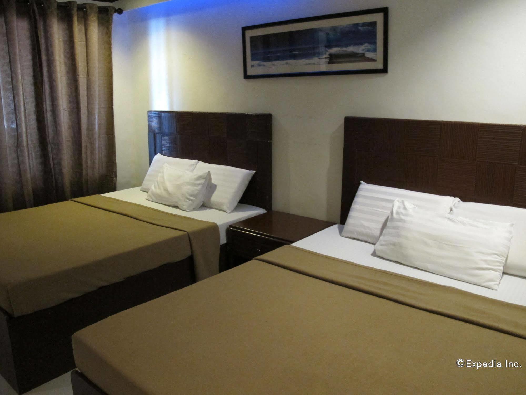 Bluefins Resort Lapu-Lapu City Exteriör bild