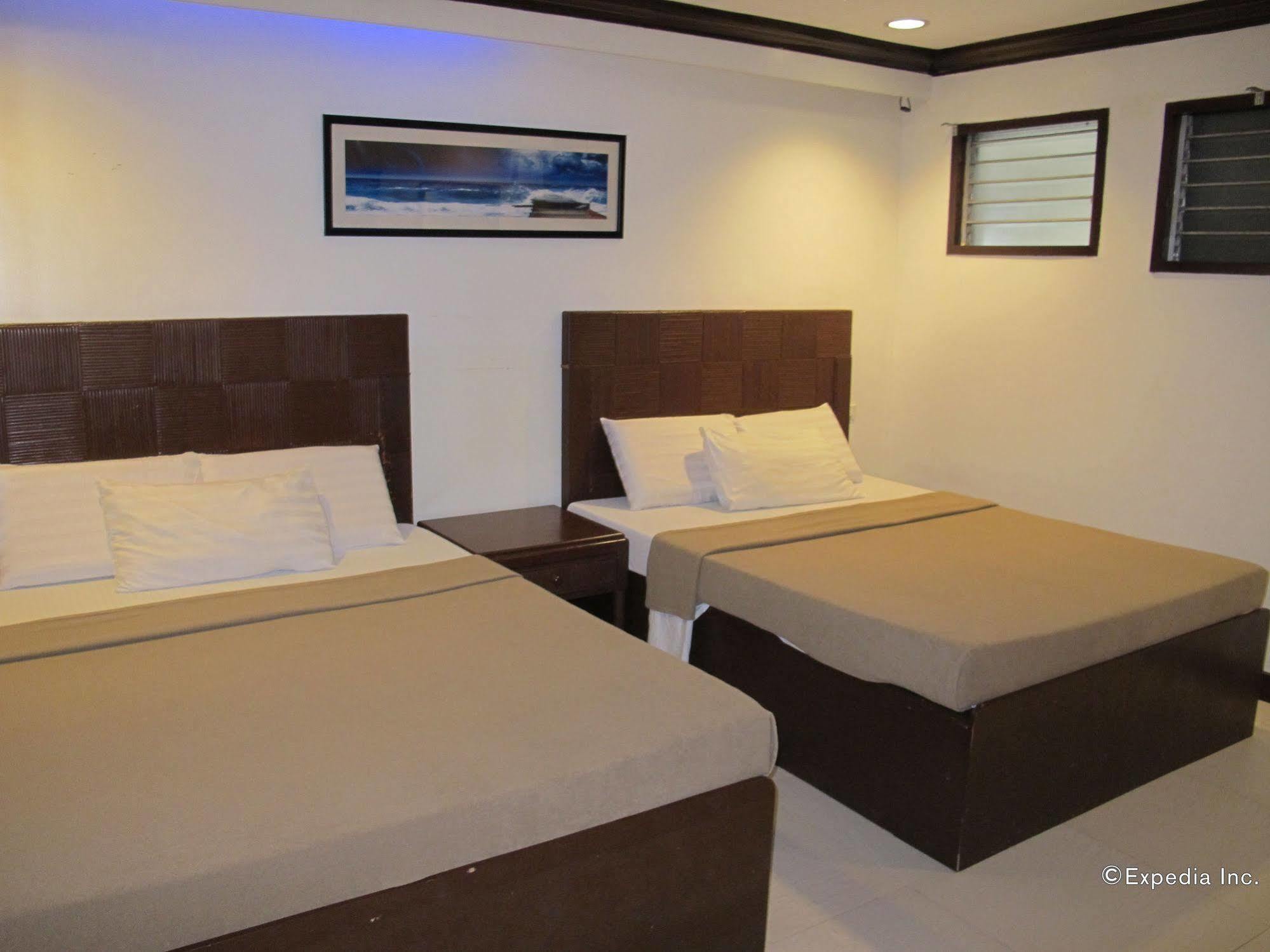Bluefins Resort Lapu-Lapu City Exteriör bild