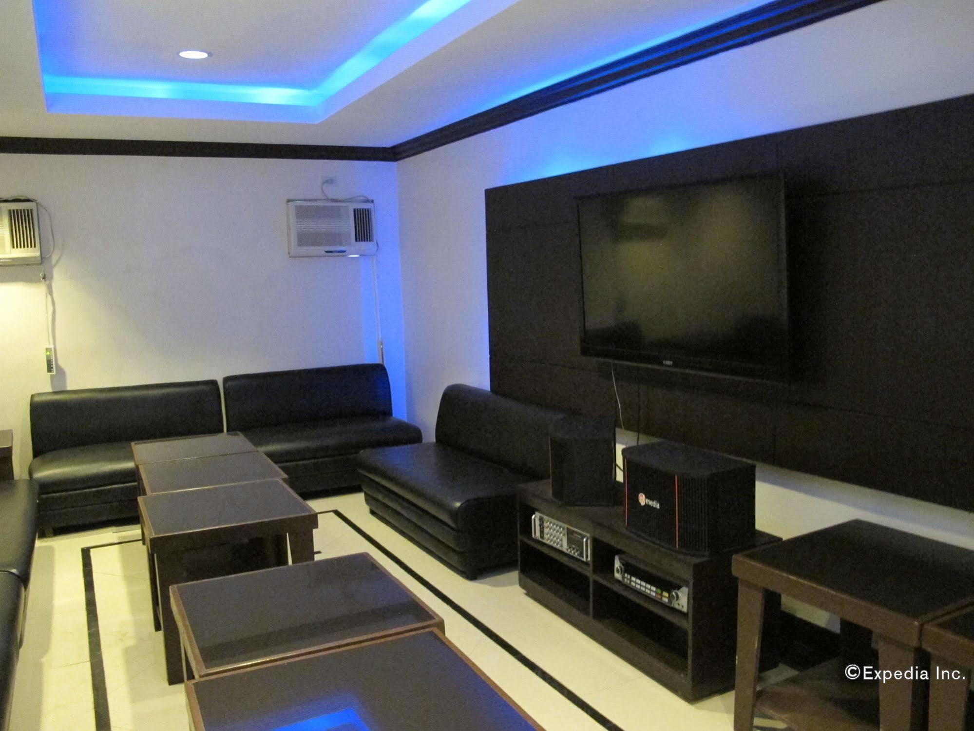 Bluefins Resort Lapu-Lapu City Exteriör bild