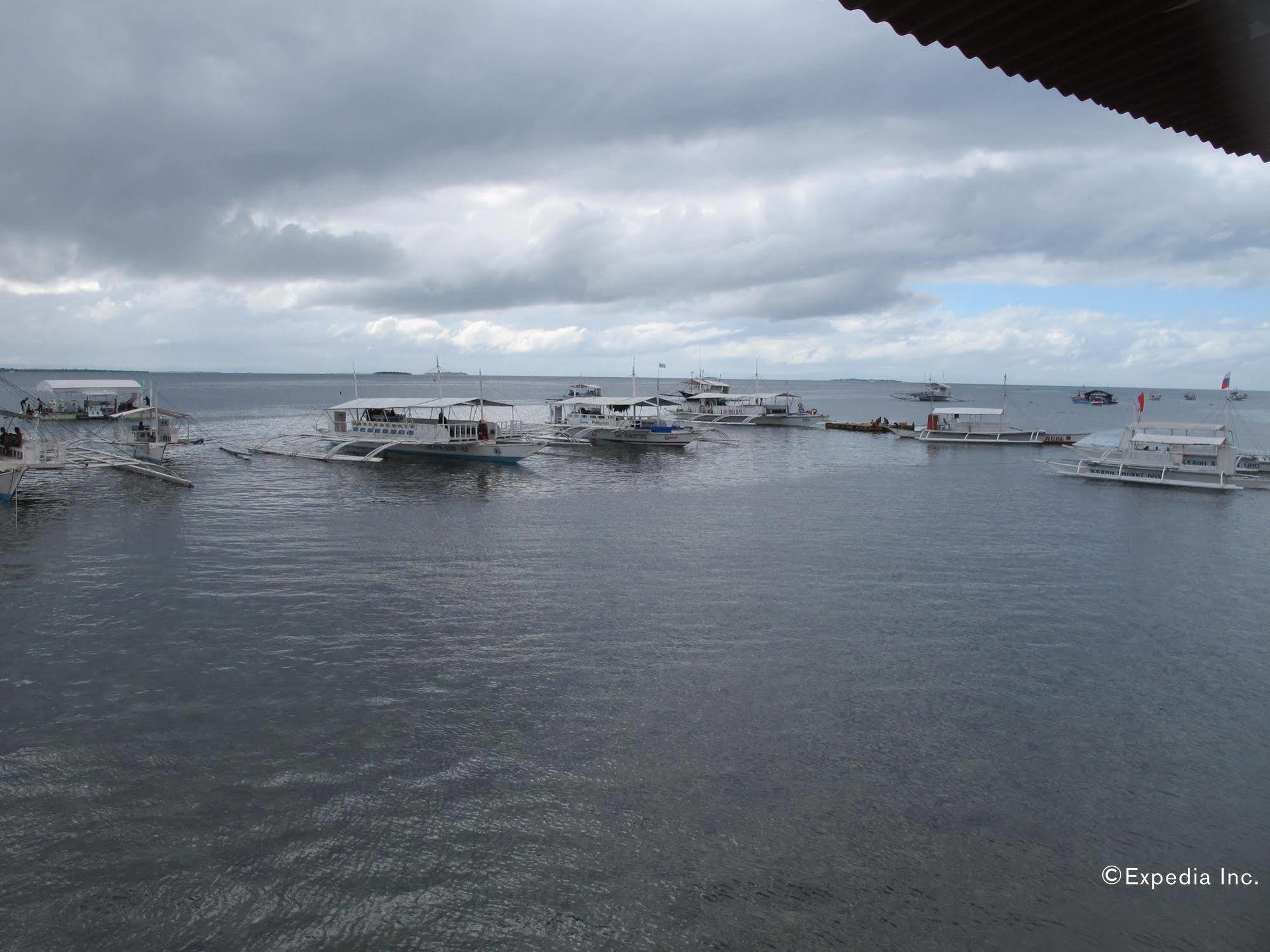Bluefins Resort Lapu-Lapu City Exteriör bild